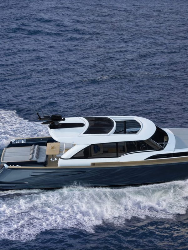 Manufatti in vetroresina per AdAstra 58