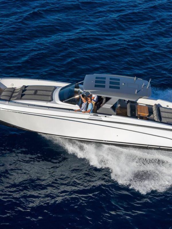 Manufatti in vetroresina per Canados Gladiator 493