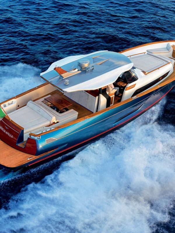 Manufatti in vetroresina per Lancia Aprea 52